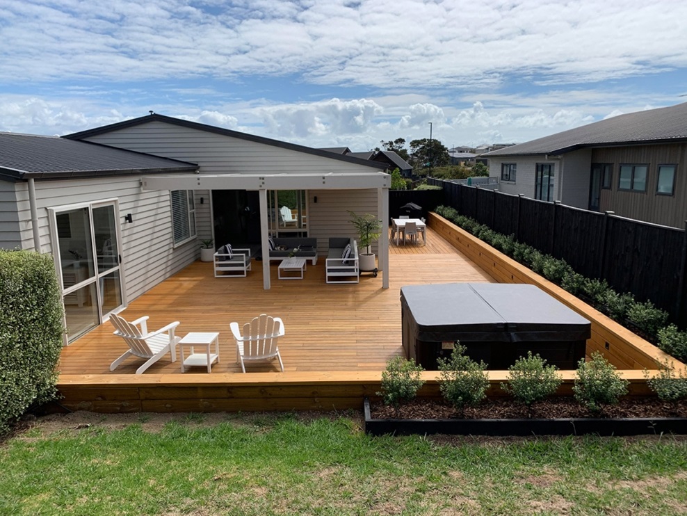 Eye-catching Decks to Enhance Your Christchurch Home