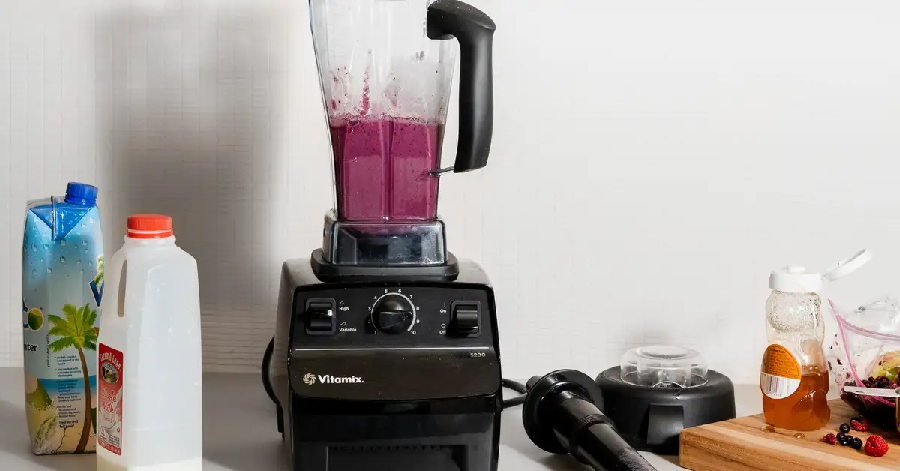 GRINDING GRAINS WITH THE BEST BLENDER