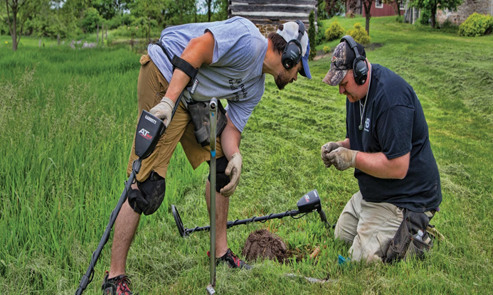 Comparing Magnetic Locators vs. Metal Detectors for Digging