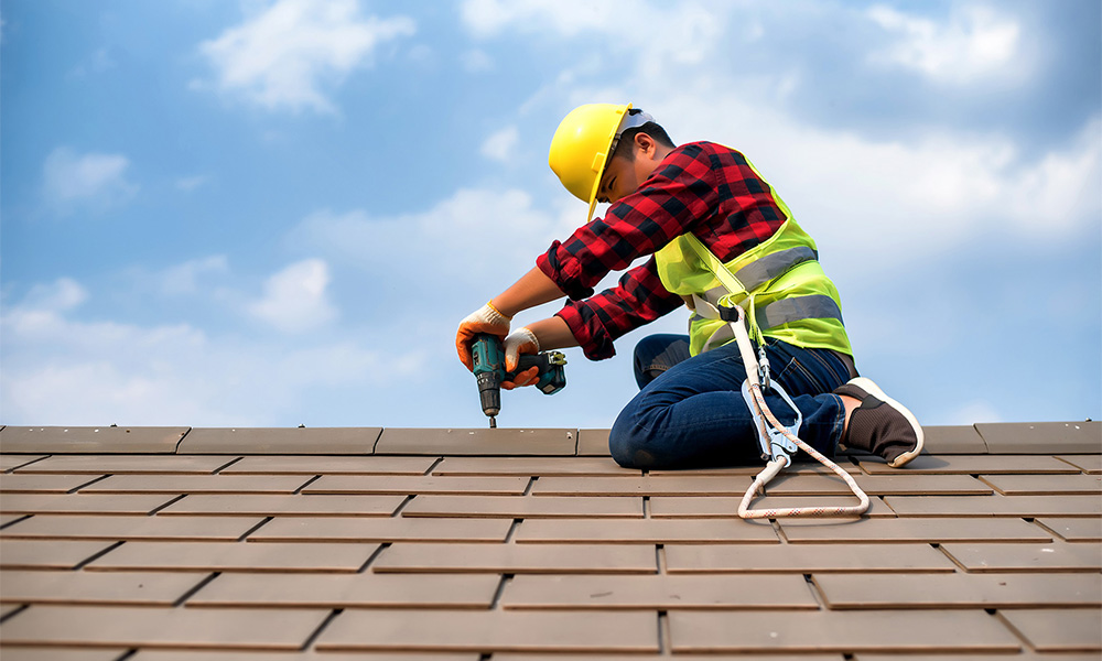 4 Most Convincing Reasons for You to Hire an Expert Commercial Roofing Contractor